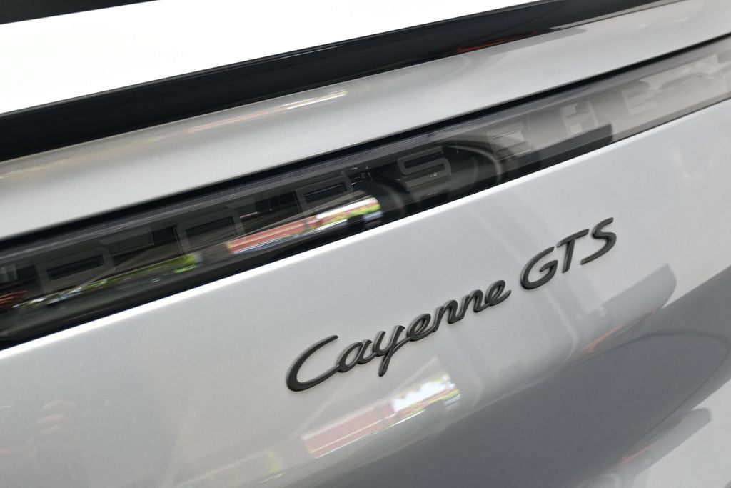 Used 2023 Porsche Cayenne GTS AWD/4WD image 36