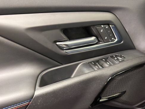 Used 2025 Chevrolet Silverado EV RST AWD/4WD image 35