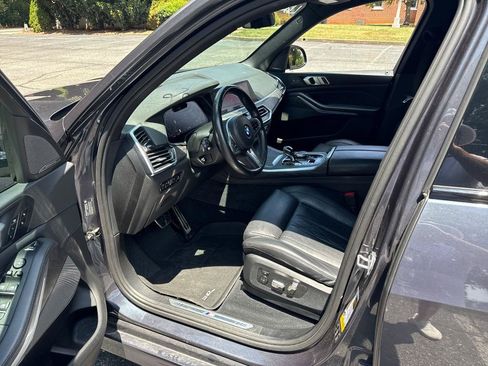 Used 2019 BMW X5 xDrive40i w/ M Sport Package AWD/4WD image 4