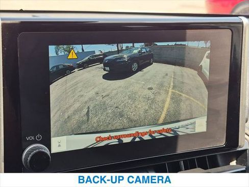 Used 2025 Toyota RAV4 XLE FWD image 18