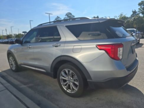 Used 2023 Ford Explorer XLT w/ Equipment Group 202A RWD image 5