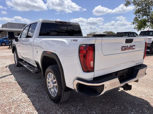 Used 2020 GMC Sierra 2500 SLT AWD/4WD image 3
