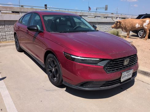Used 2025 Honda Accord SE image 3