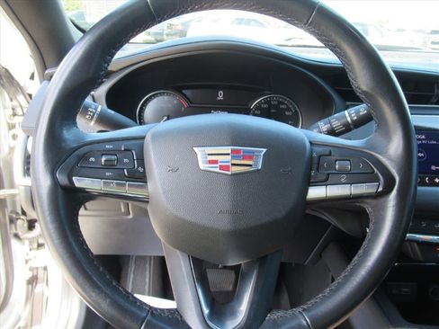 Used 2020 Cadillac XT4 Premium Luxury FWD image 20