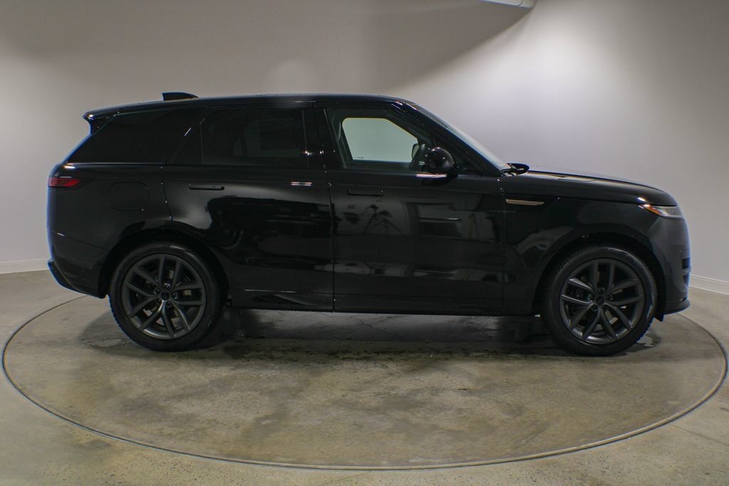 New 2026 Land Rover Range Rover Sport Dynamic SE AWD/4WD image 7