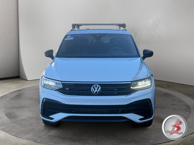 Used 2022 Volkswagen Tiguan SE R-Line AWD/4WD image 2
