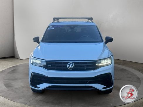 Used 2022 Volkswagen Tiguan SE R-Line AWD/4WD image 2