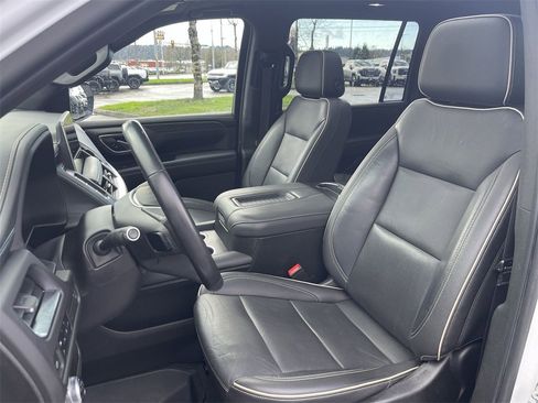 Used 2021 GMC Yukon XL SLT image 19