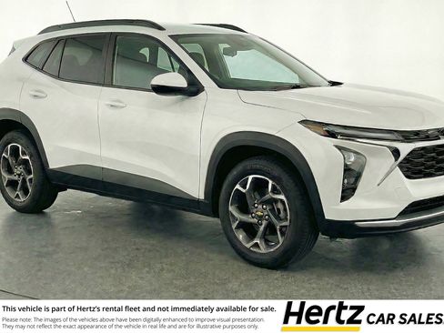 Used 2025 Chevrolet Trax LT w/ LT Convenience Package FWD image 1