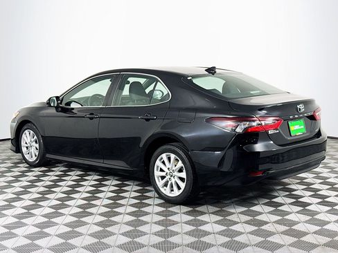 Used 2021 Toyota Camry LE image 6