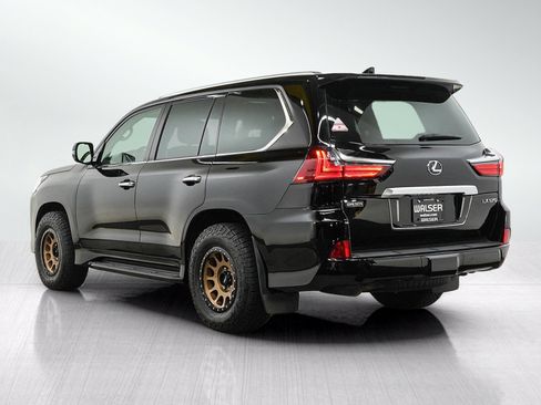 Used 2018 Lexus LX 570 4WD image 3