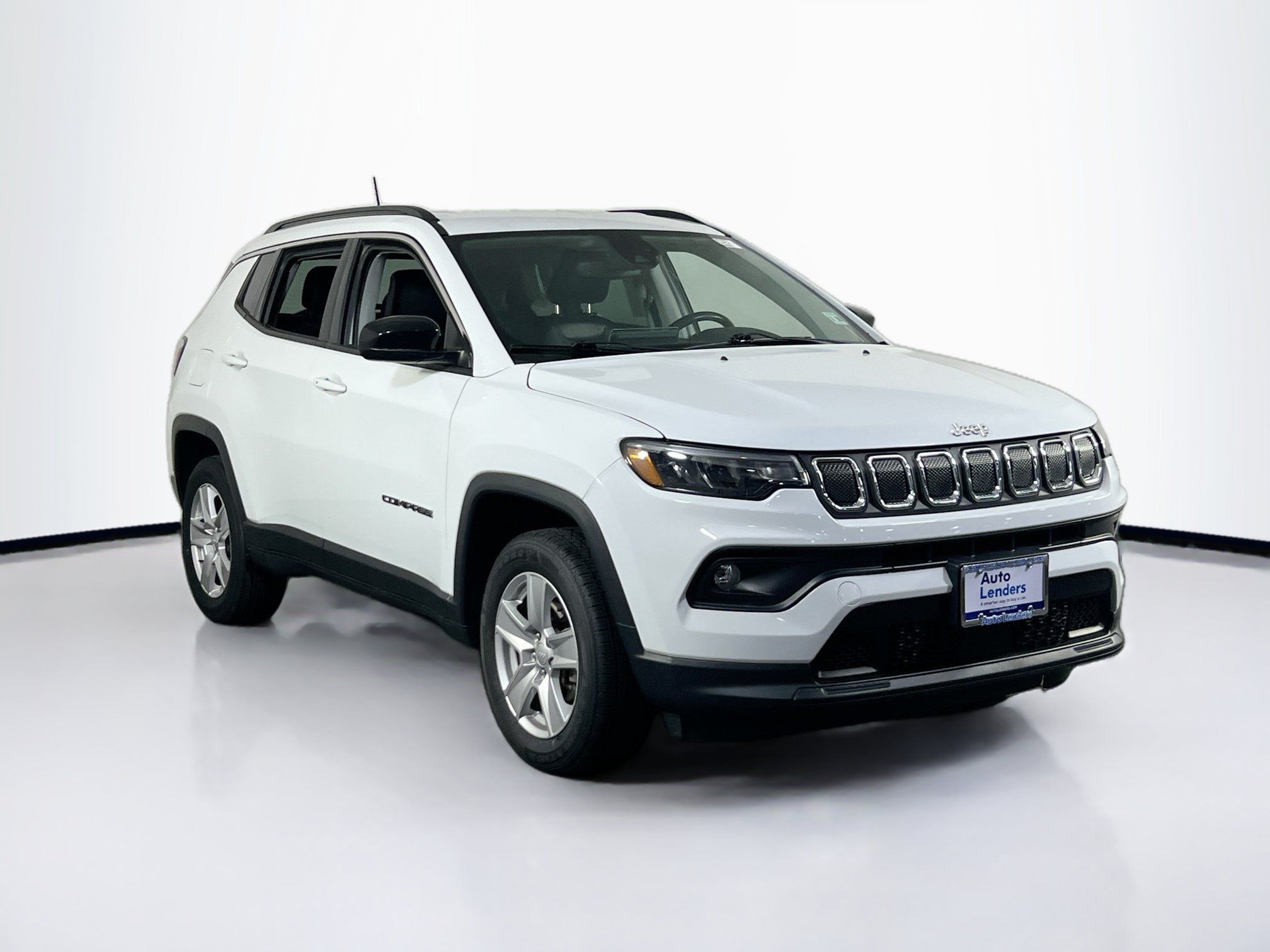 Used 2022 Jeep Compass Latitude w/ Convenience Group AWD/4WD image 3