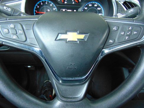 Used 2016 Chevrolet Malibu LT image 10