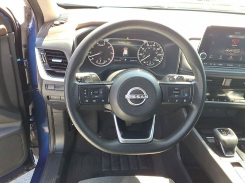 Used 2023 Nissan Rogue SV FWD image 7