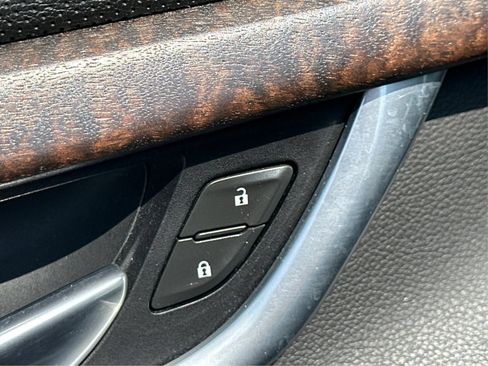 Used 2018 Cadillac XTS Luxury image 34