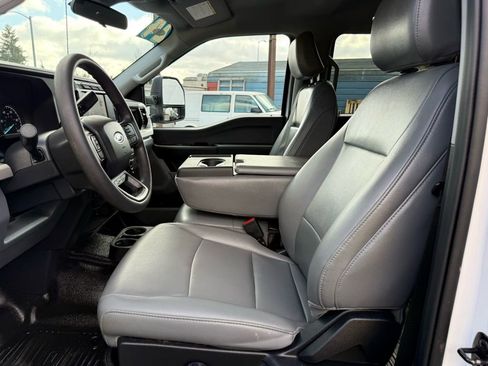 Used 2024 Ford F450 XL w/ XL Chrome Package image 11