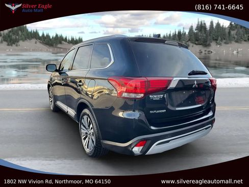 Used 2020 Mitsubishi Outlander SEL image 3