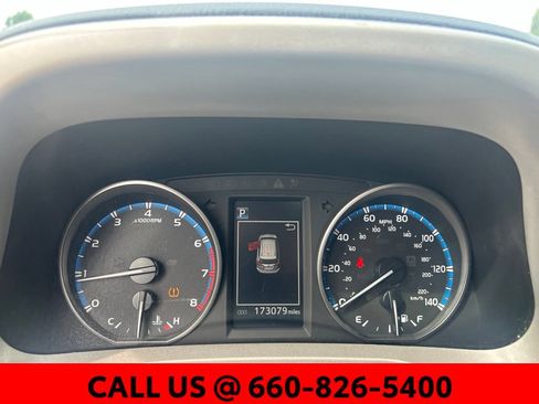 Used 2018 Toyota RAV4 XLE AWD/4WD image 14