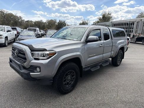 Certified 2017 Toyota Tacoma SR5 w/ Tow Package image 5