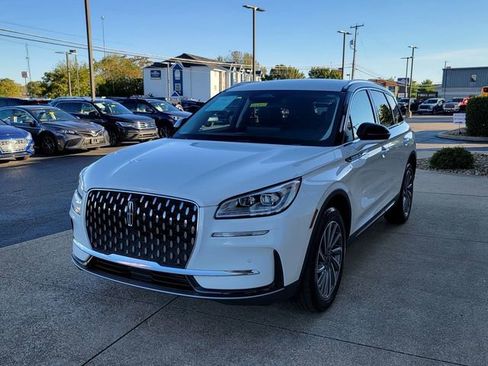 Used 2023 Lincoln Corsair Reserve w/ Equipment Group 201A image 9