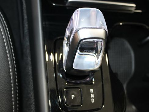 Used 2024 Volvo XC40 B5 Plus w/ Protection Package Premier AWD/4WD image 49