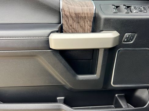 Certified 2019 Ford F250 Lariat image 12