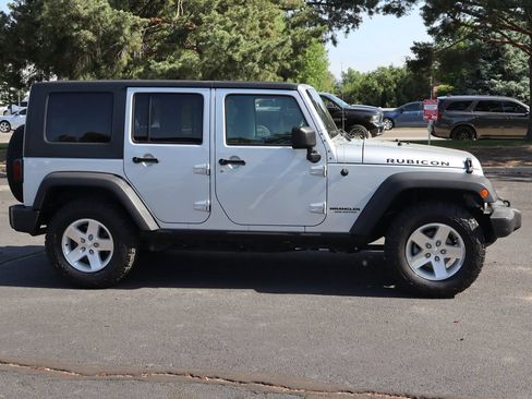 Used 2007 Jeep Wrangler Unlimited Rubicon w/ Dual Top Group AWD/4WD image 3