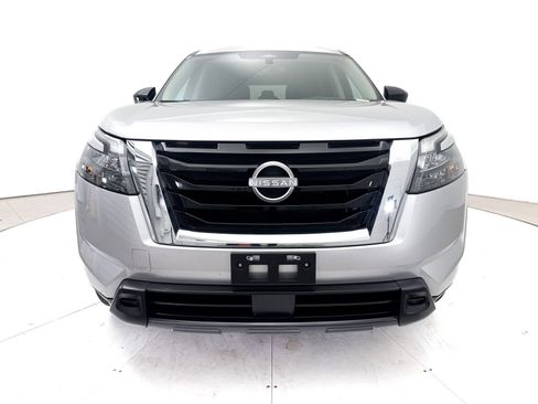 Used 2024 Nissan Pathfinder S FWD image 13