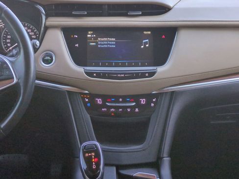 Used 2019 Cadillac XT5 Platinum image 17