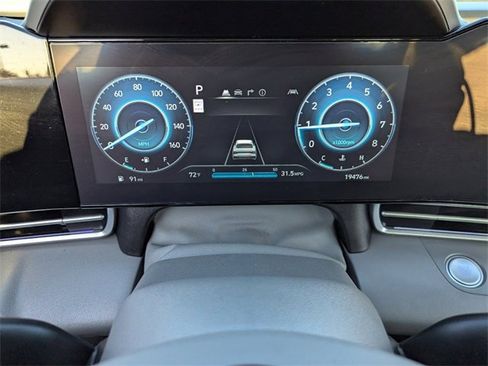 Used 2024 Hyundai Elantra SEL image 32