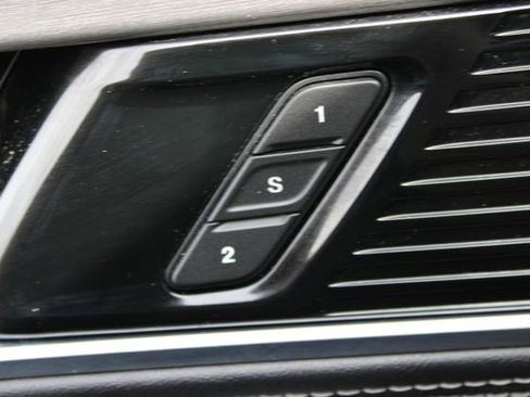 Used 2023 Jeep Wagoneer Series II AWD/4WD image 16