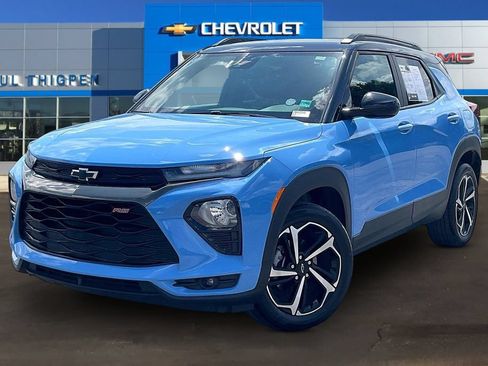 Used 2023 Chevrolet TrailBlazer RS w/ Technology Package AWD/4WD image 3