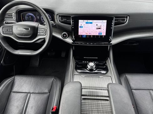 Used 2024 Jeep Wagoneer L Series II w/ Flexible Seating Group image 16