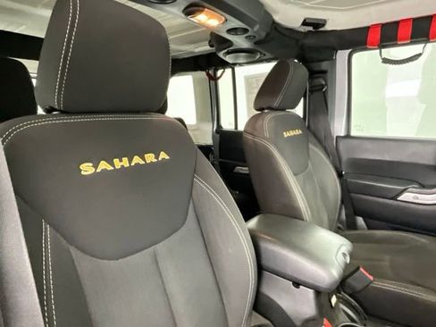 Used 2013 Jeep Wrangler Unlimited Sahara image 12