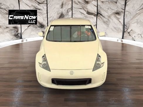 Used 2020 Nissan 370Z Touring Sport RWD image 2