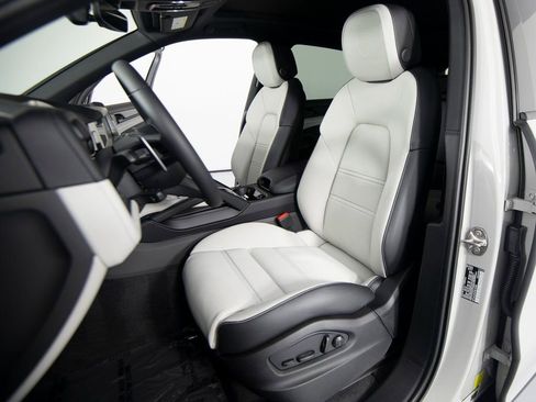 New 2026 Porsche Cayenne S image 5