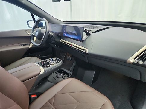 Used 2024 BMW iX xDrive50 image 26