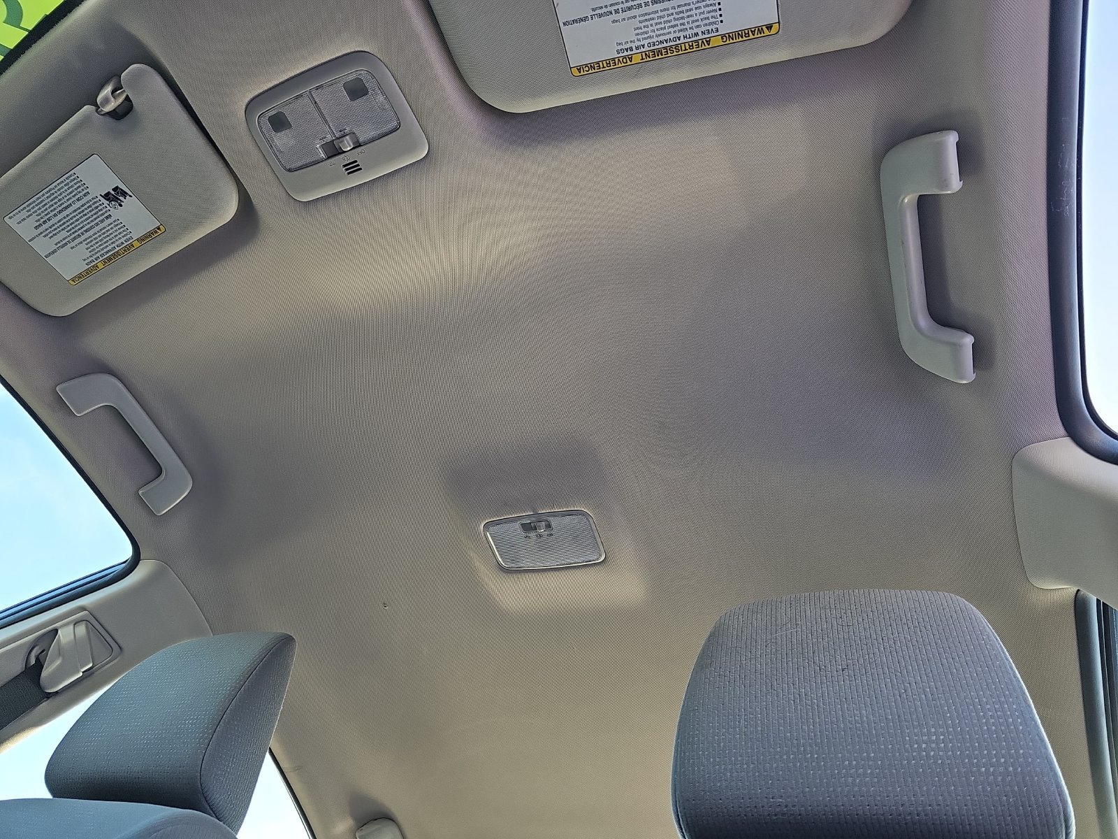 Used 2015 Toyota Corolla L FWD image 32