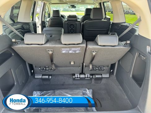 New 2026 Honda Odyssey Touring image 18