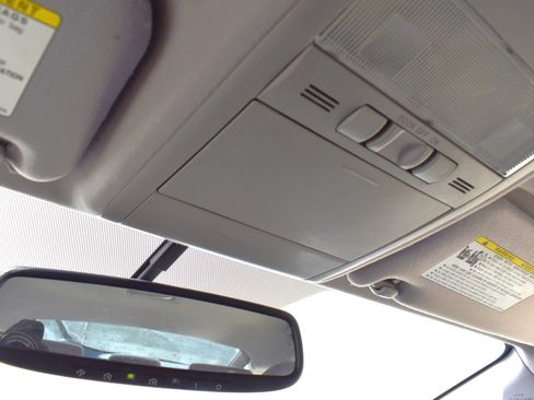 Used 2007 Toyota Prius w/ Pkg 3 FWD image 18
