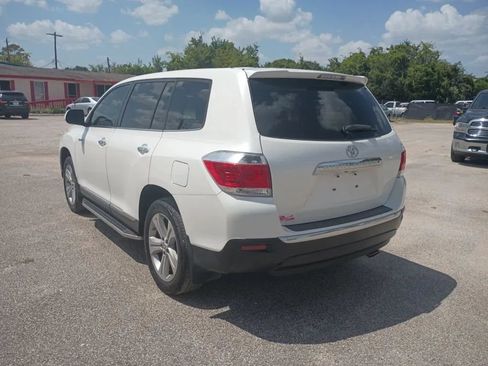 Used 2013 Toyota Highlander Limited FWD image 3