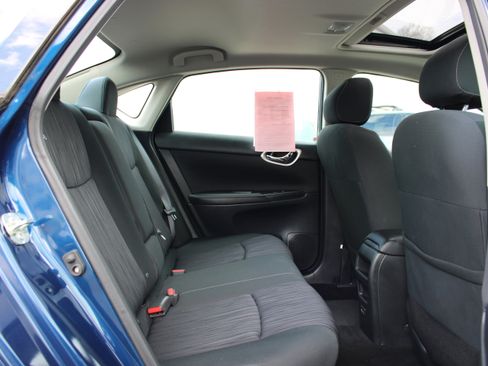 Used 2019 Nissan Sentra SV w/ Special Edition Package FWD image 12