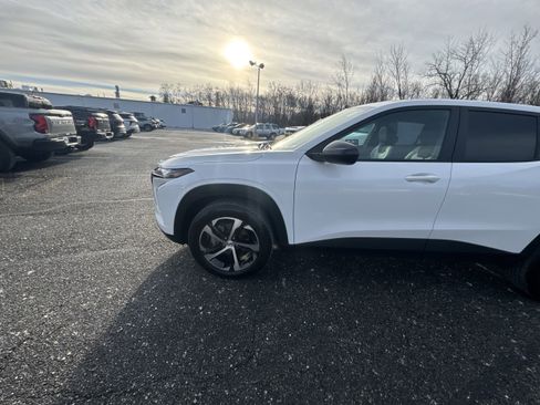 Used 2024 Chevrolet Trax RS w/ Driver Confidence Package image 34