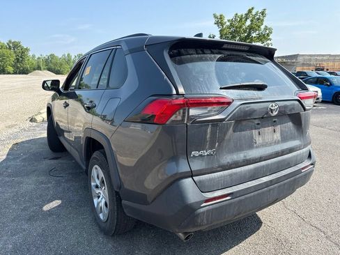 Used 2021 Toyota RAV4 LE FWD image 7