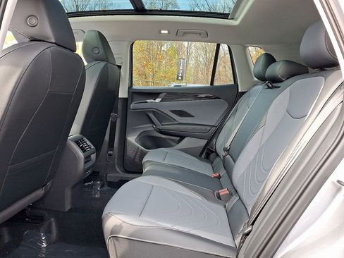 New 2026 Volkswagen Tiguan SE image 6