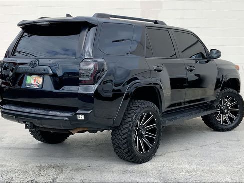 Used 2020 Toyota 4Runner TRD Off-Road AWD/4WD image 22