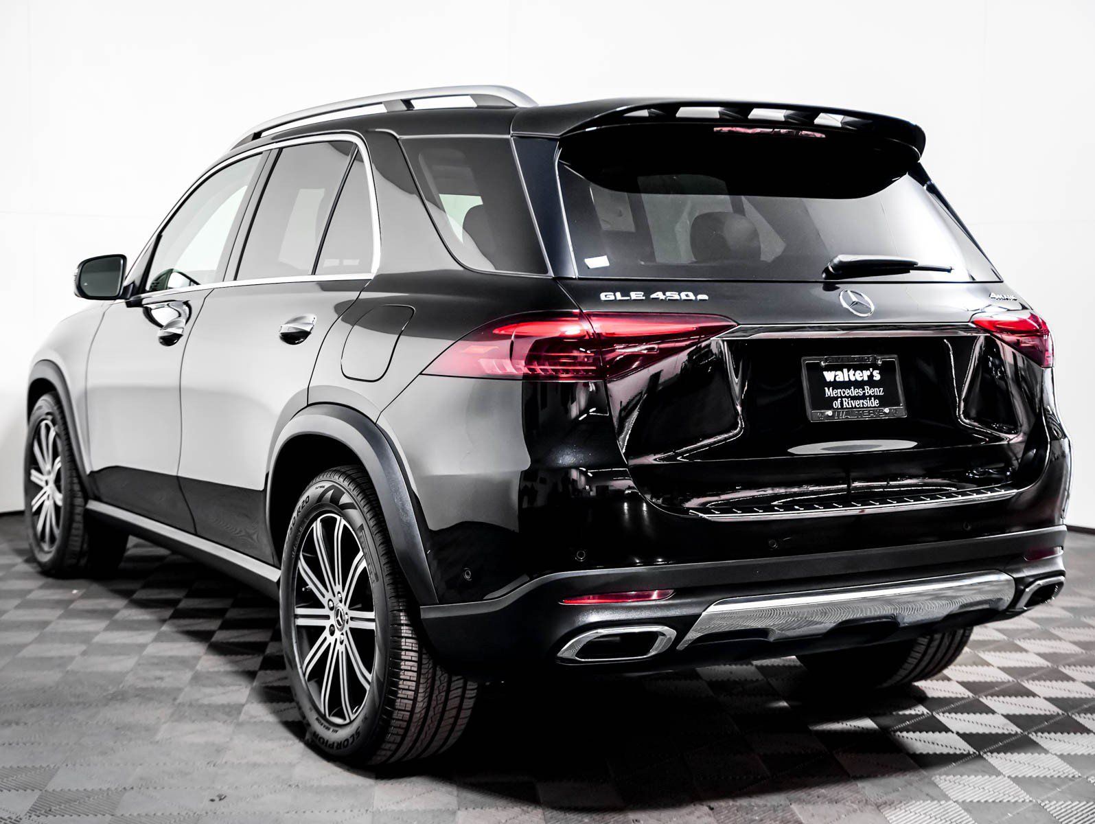 Certified 2024 Mercedes-Benz GLE 450e 4MATIC image 2