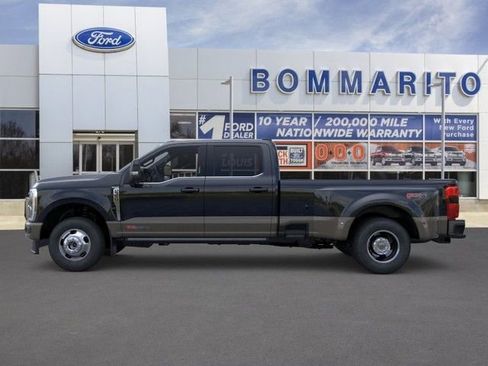 New 2026 Ford F350 4x4 Crew Cab DRW Super Duty image 3