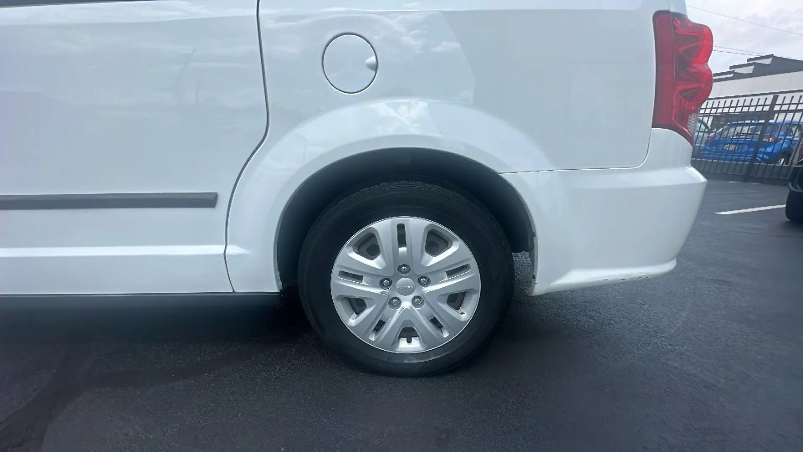 Used 2014 Dodge Grand Caravan American Value Package FWD image 9