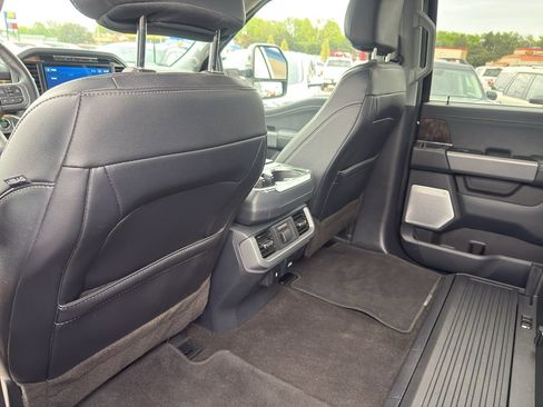 Used 2022 Ford F150 Lariat w/ Equipment Group 502A High AWD/4WD image 11